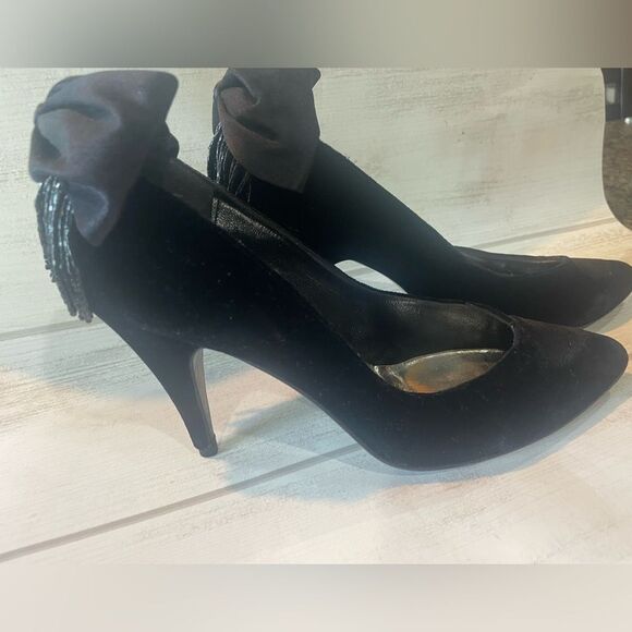 Stuart Weitzman Black Heels with Cute Bow Fringe Spain Leather Sole sz 8 women’s - Picture 12 of 15